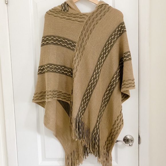 Knitted Poncho - Picture 1 of 2